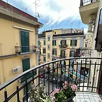 Domus Luca - Central Rooms In The Heart Of Naples
