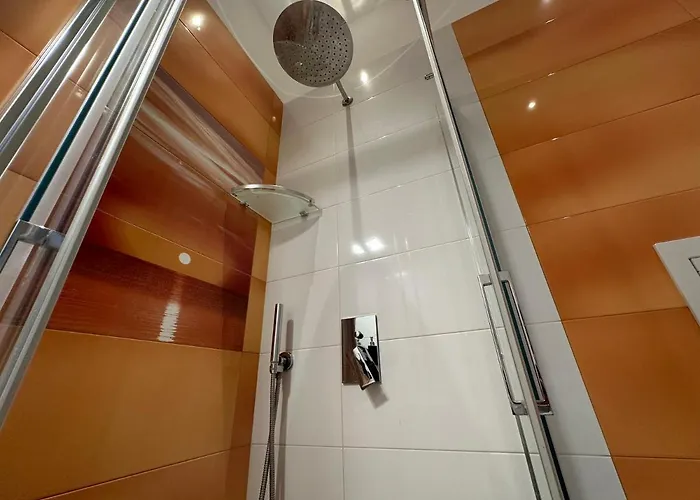 Domus Luca - Central Rooms In The Heart Of Naples