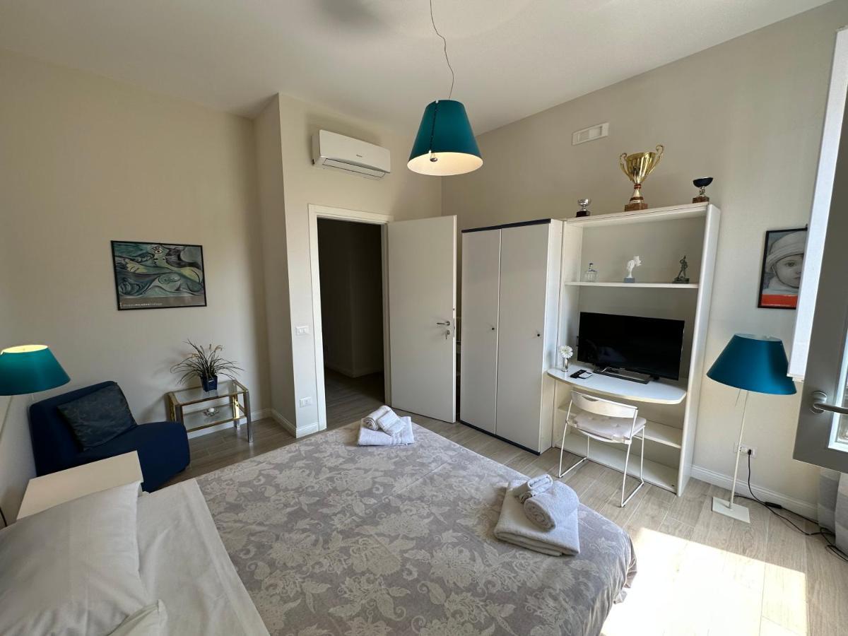 Bed & Breakfast Domus Luca - In The Heart Of Naples
