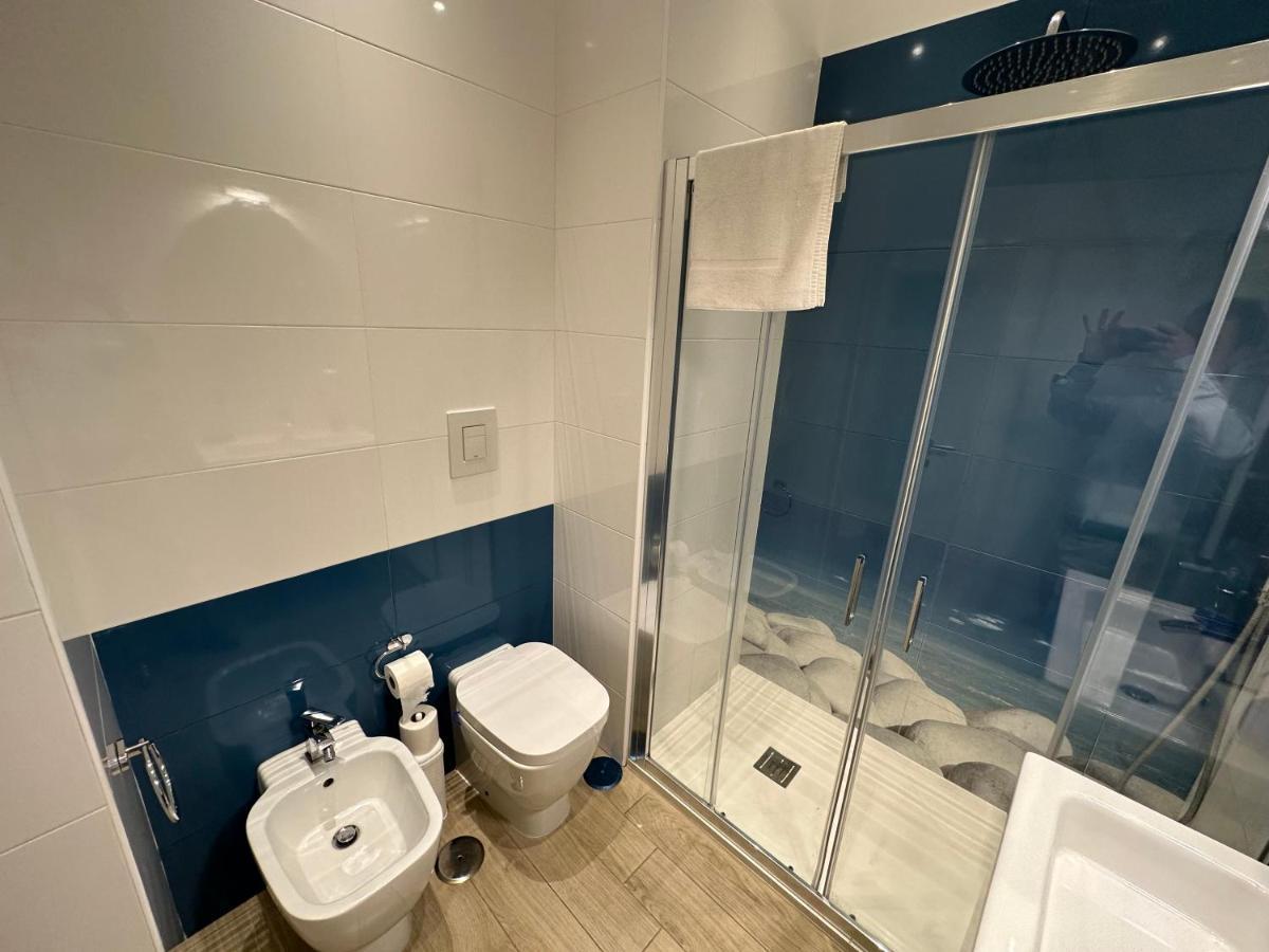 Domus Luca - In The Heart Of Bed & Breakfast Naples