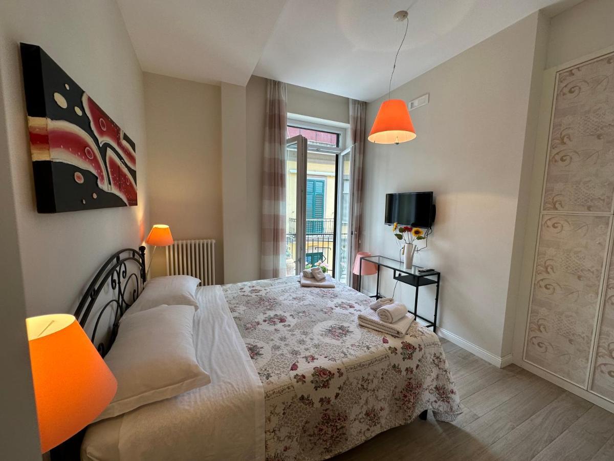 Bed & Breakfast Domus Luca - In The Heart Of