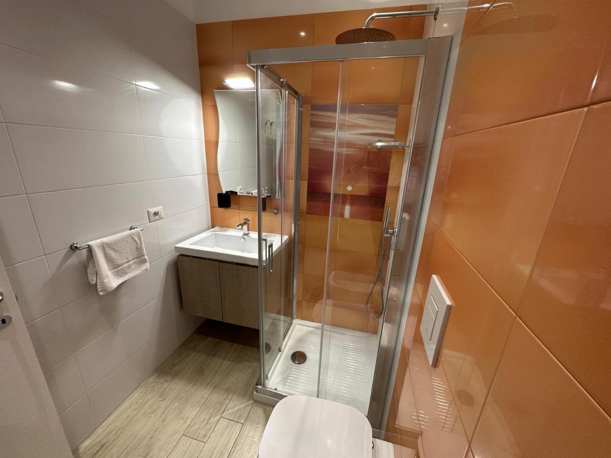 Bed & Breakfast Domus Luca - In The Heart Of Napoli